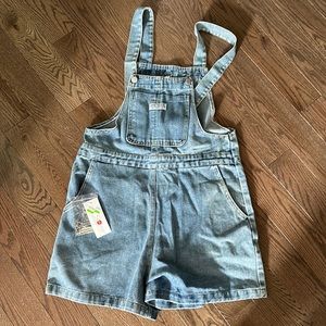 Woman’s size small overall shorts never worn. New with tags